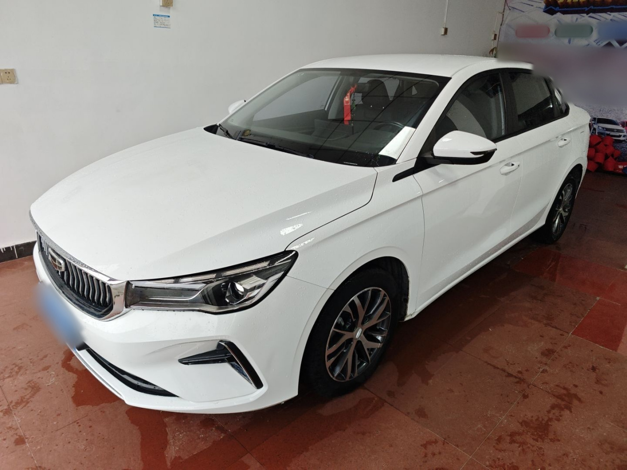 Emgrand 2023 4 Champion 1.5L CVT Luxury