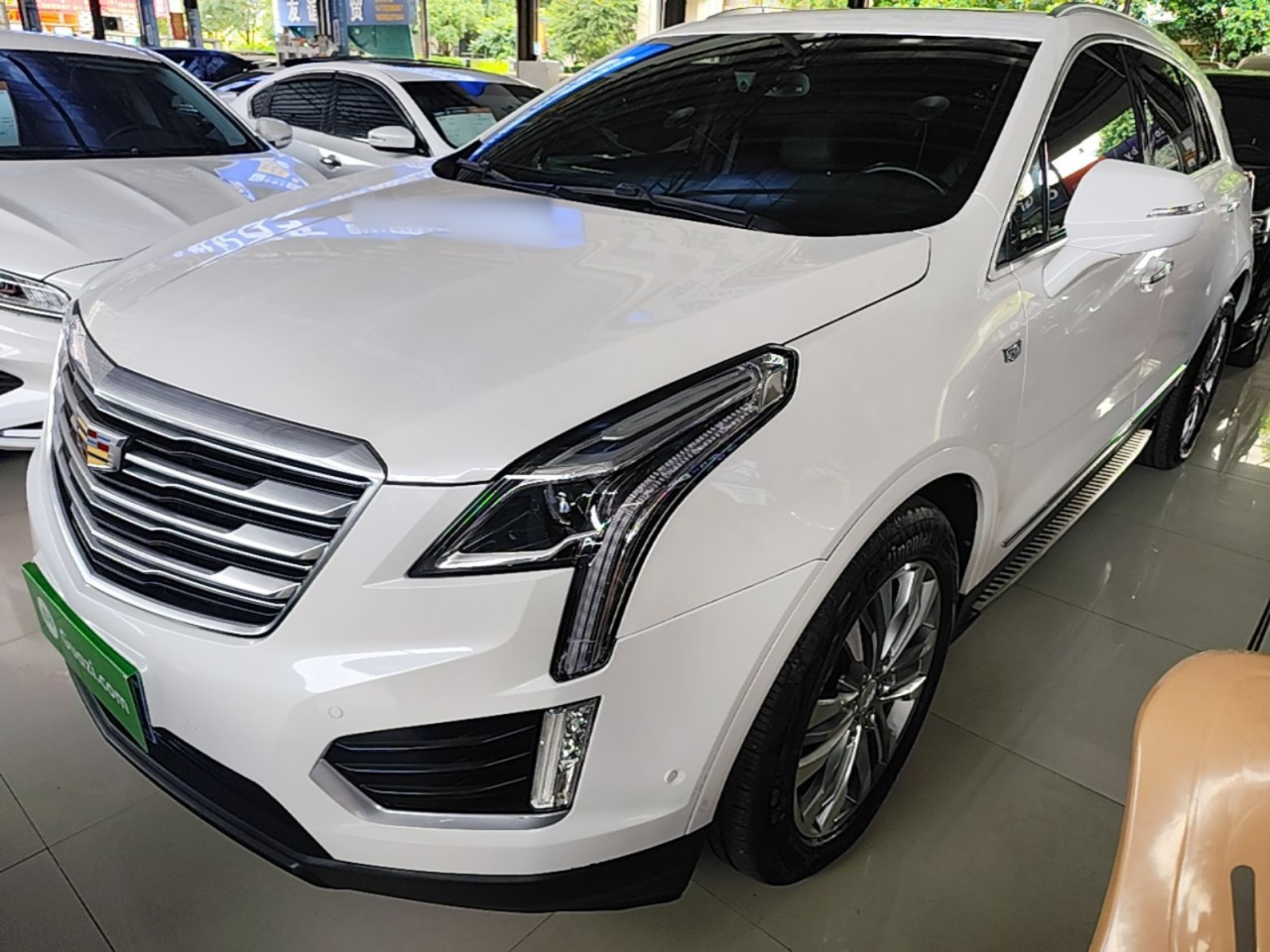 XT5 2018 28E AWD Leading