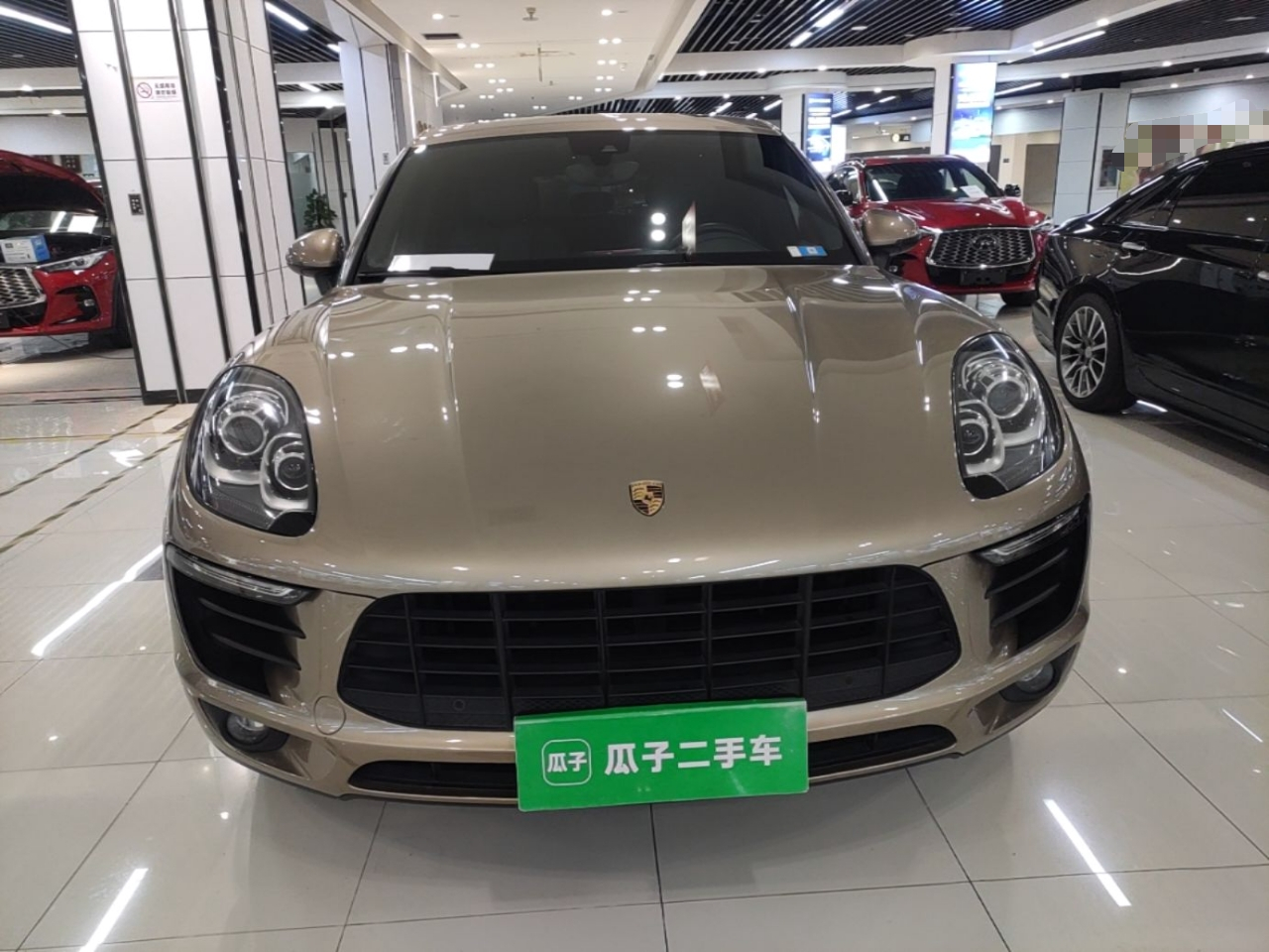 2017 Macan 2.0T photo 2