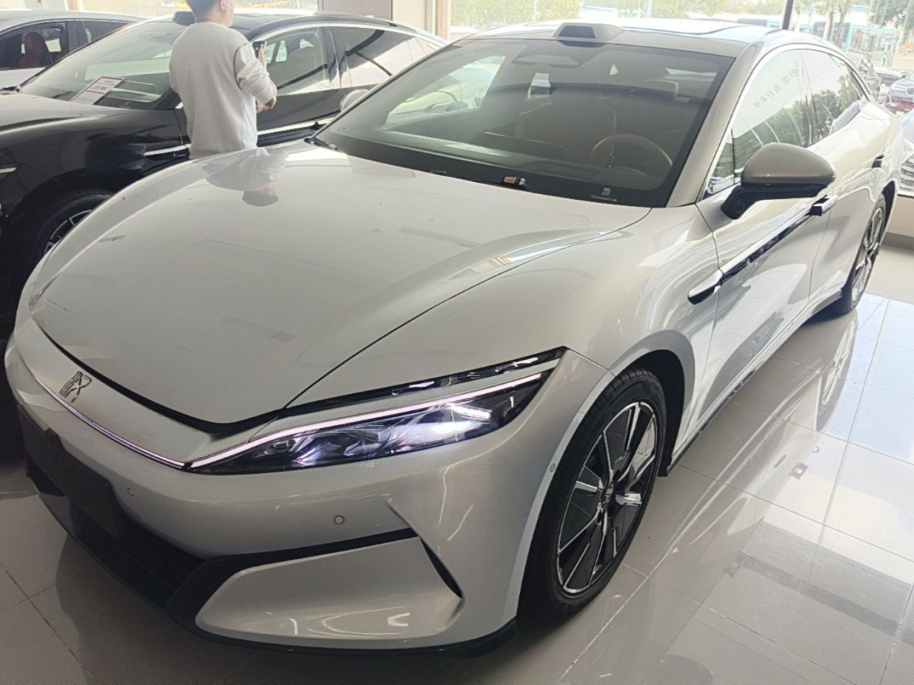 Han L 2025 DM-i 200KM LiDAR Flagship