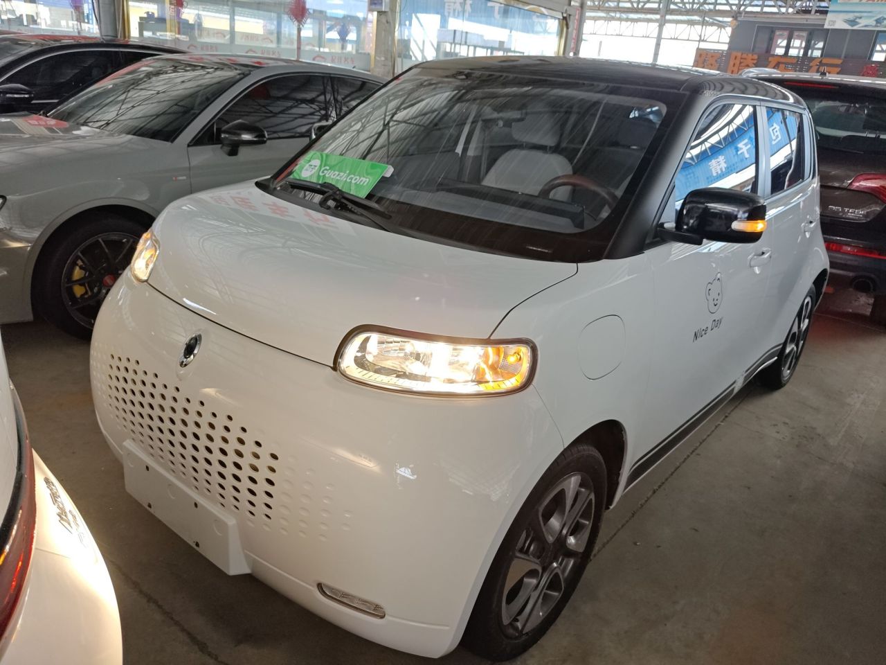 2020 305km Luxury