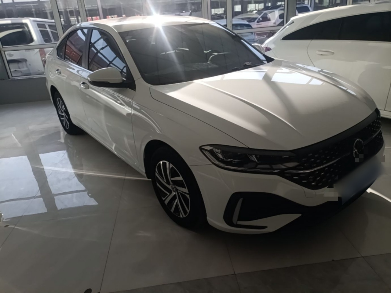 Lavida 2024 1.5L AT photo 3