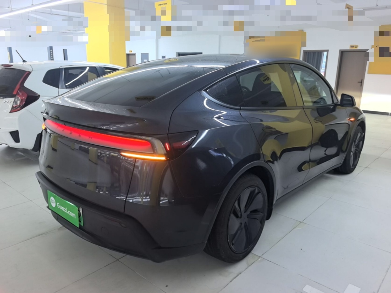 Model Y 2025 RWD photo 4