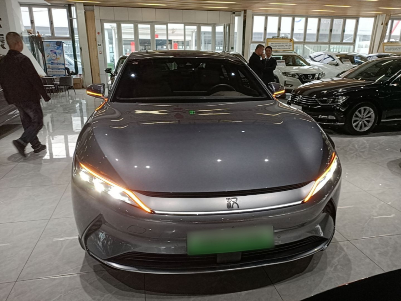 Han 2021 EV Standard Range Luxury photo 2