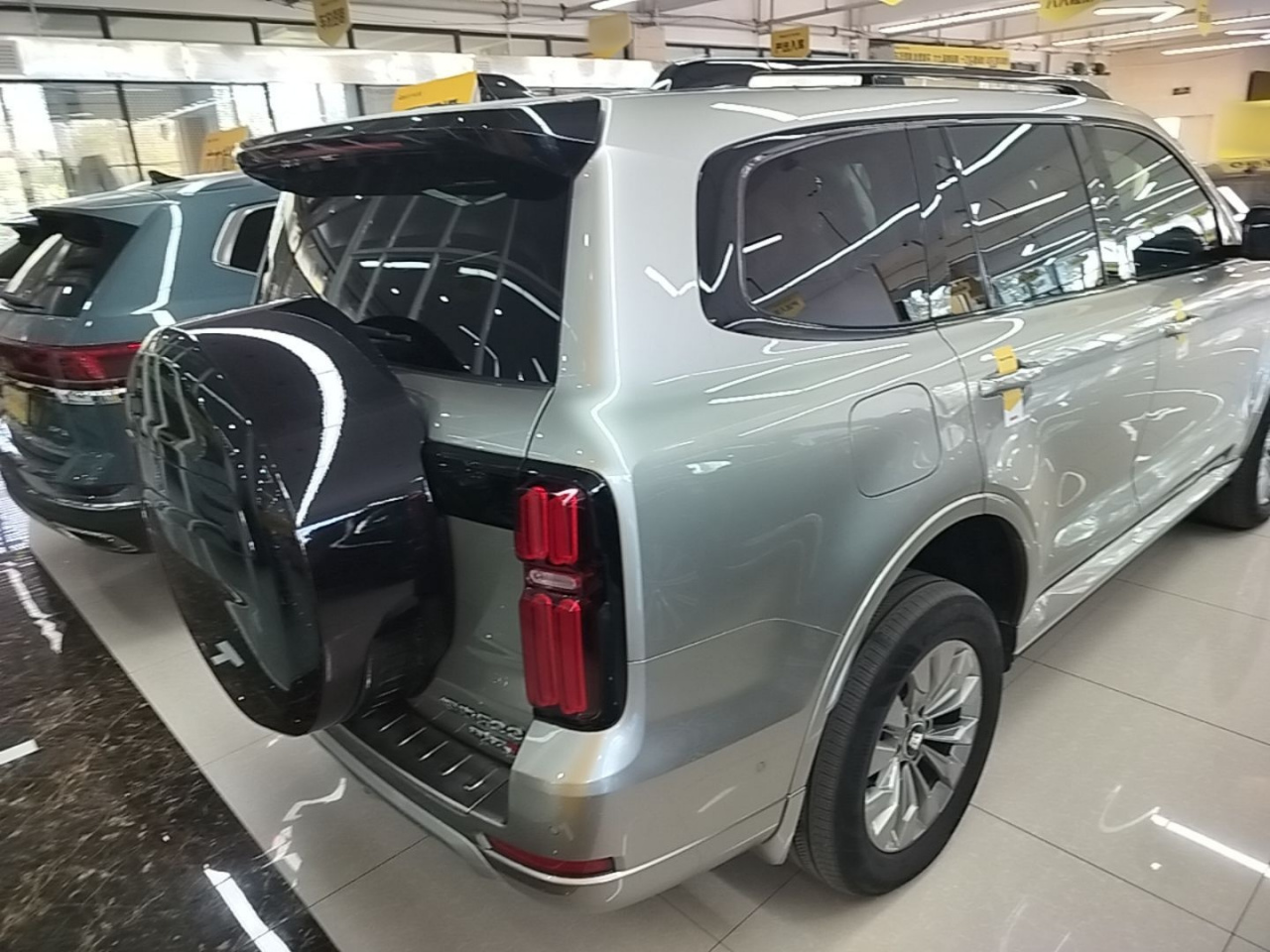 500 EV 2023 Hi4-T photo 4