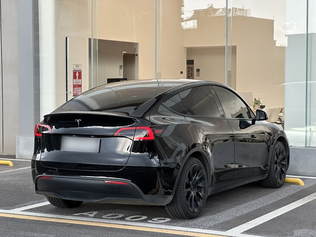 Model Y 2022 Facelift RWD photo 3