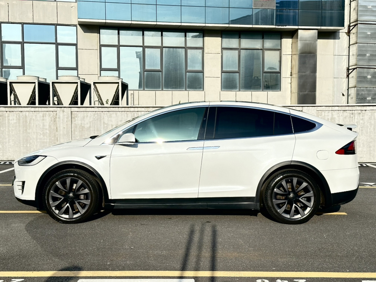 Model X 2019 Long Range photo 3