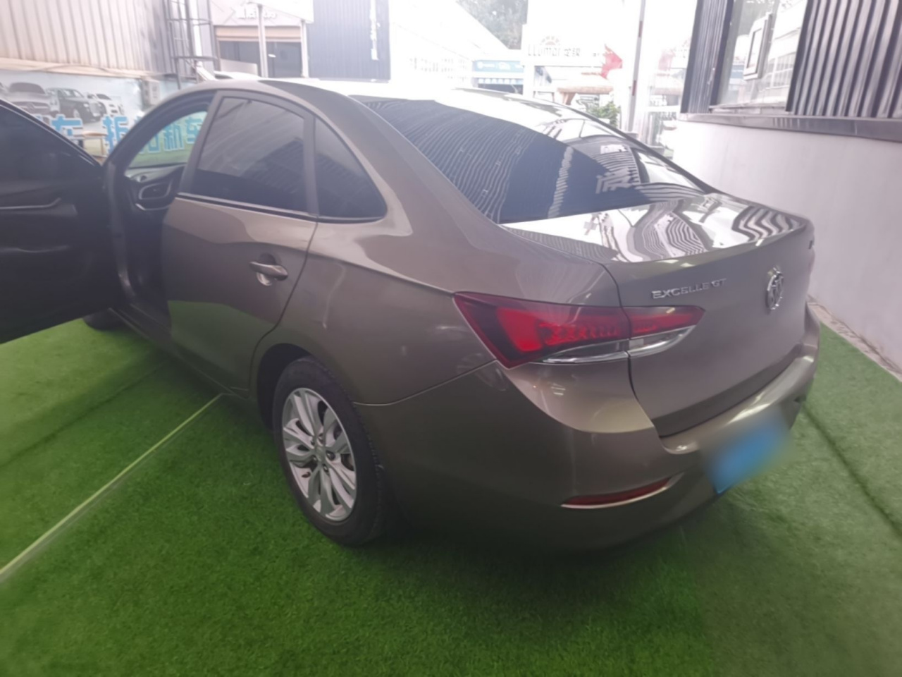 Excelle 2021 Facelift Classic 1.5L AT Elite photo 4