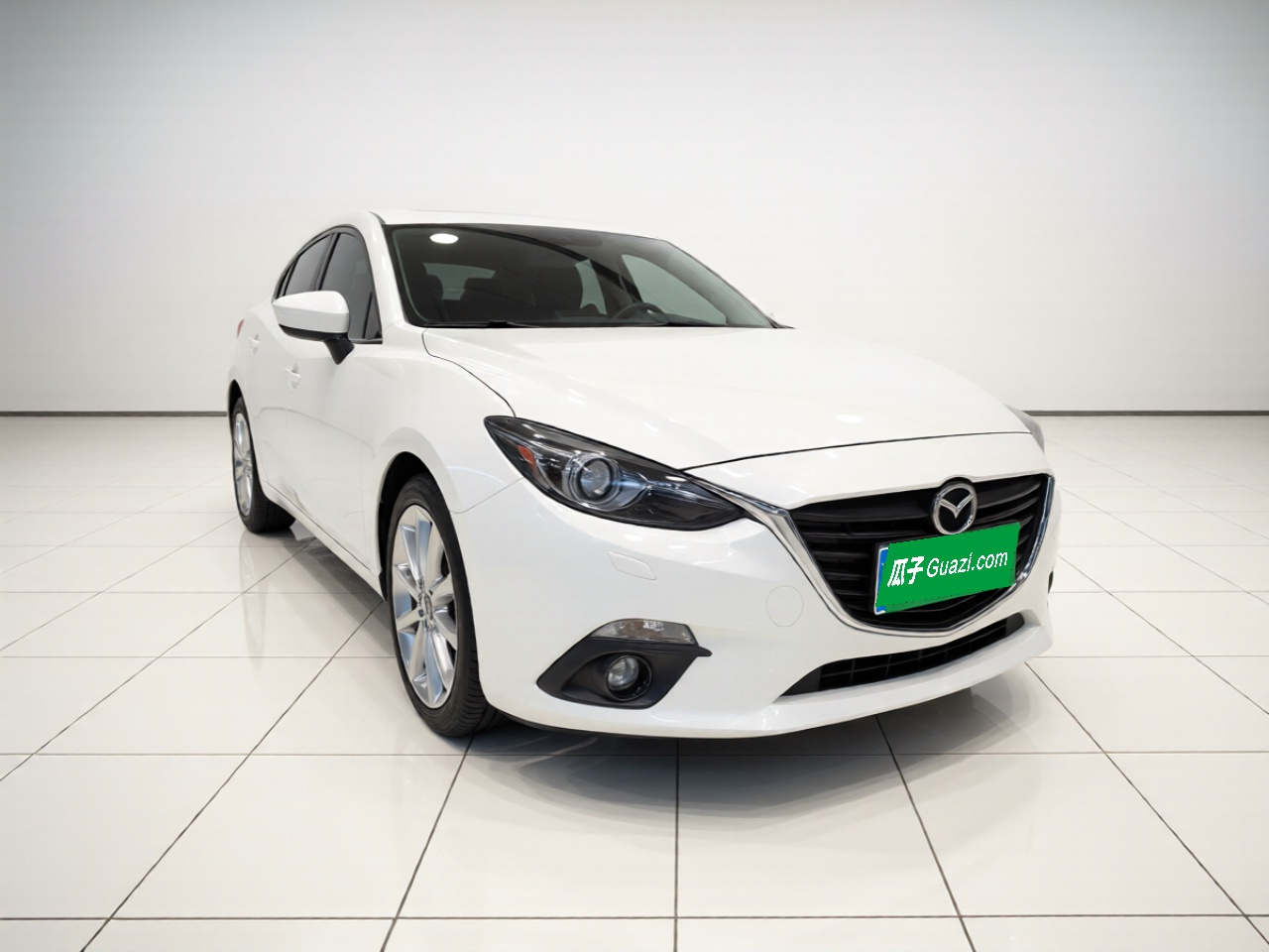 3 Axela 2014 Hatchback 2.0L AT Flagship photo 3