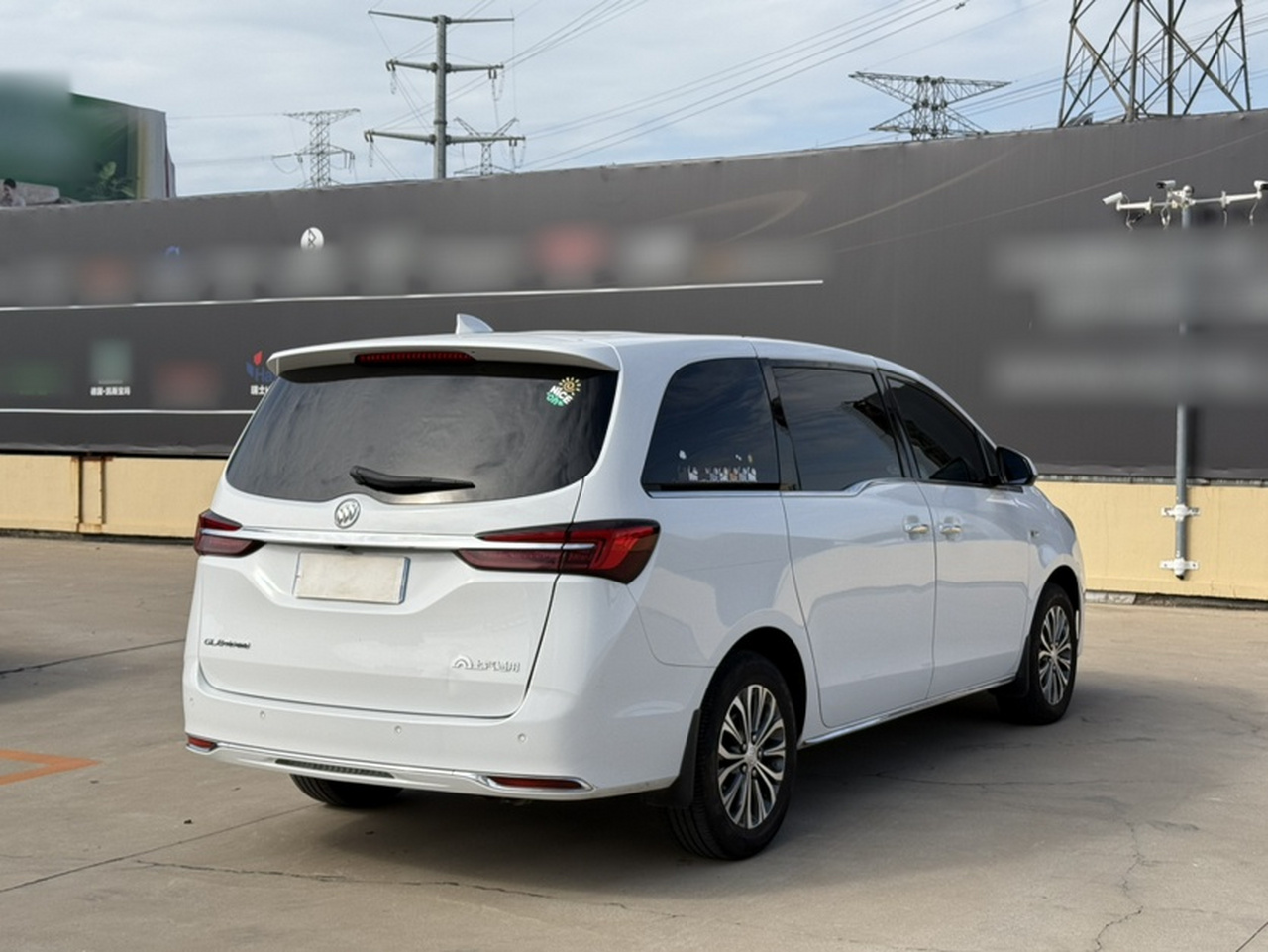 GL8 2023 Facelift Luxury photo 2