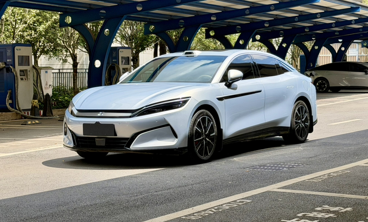 Han L 2025 EV 701KM LiDAR Flagship