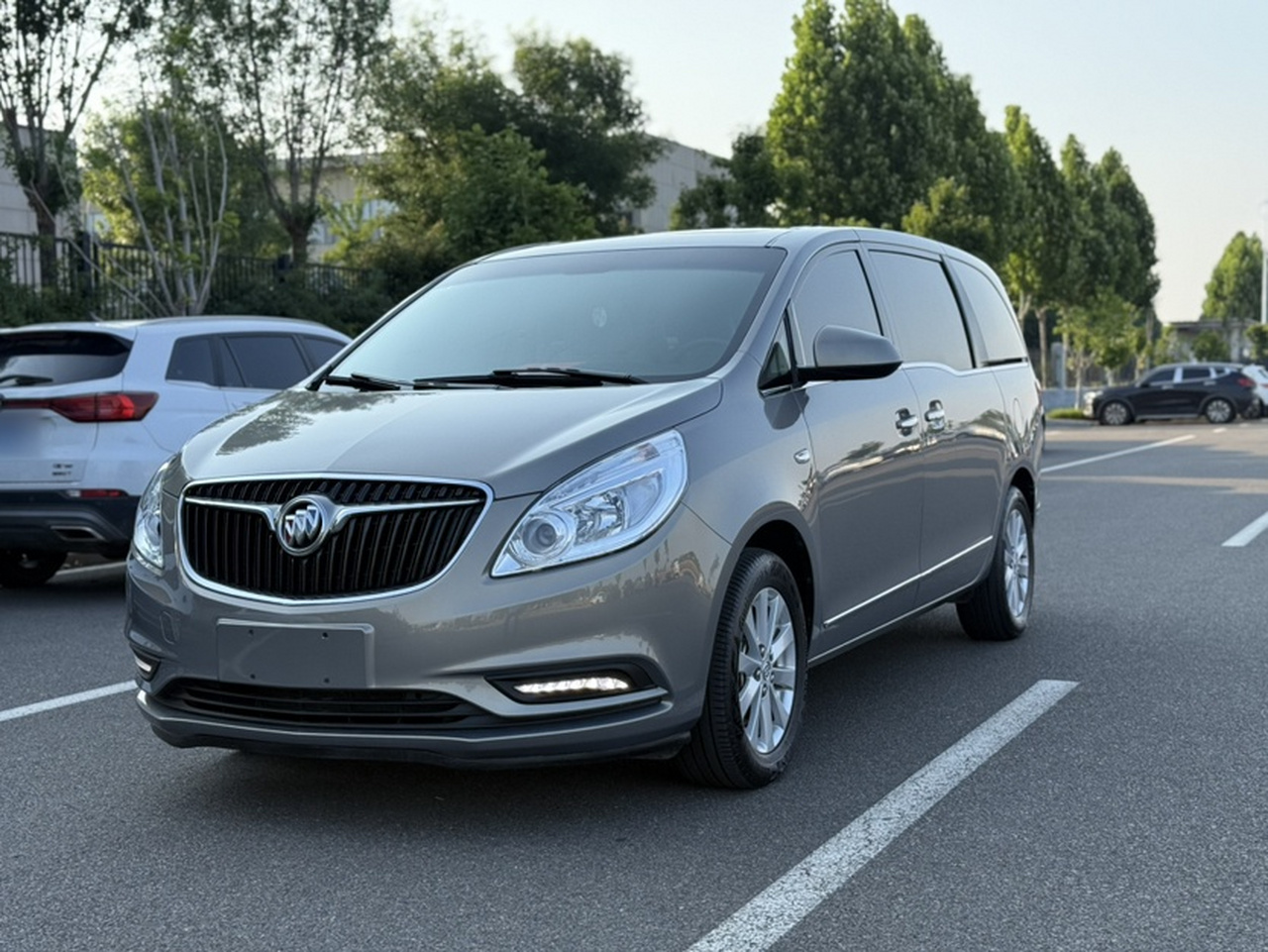 GL8 2018 28T Luxury China VI