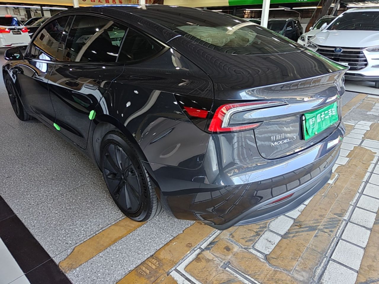 Model 3 2023 RWD photo 4
