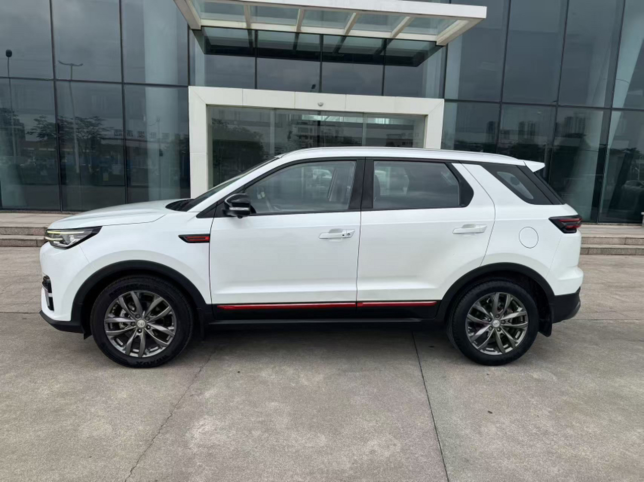 CS55PLUS 2021 1.5T DCT Premium photo 2