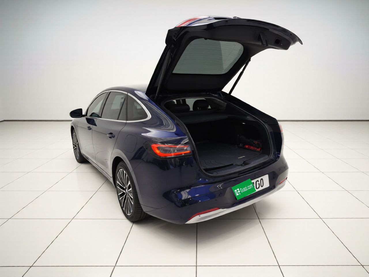 2025 140km Luxury photo 4