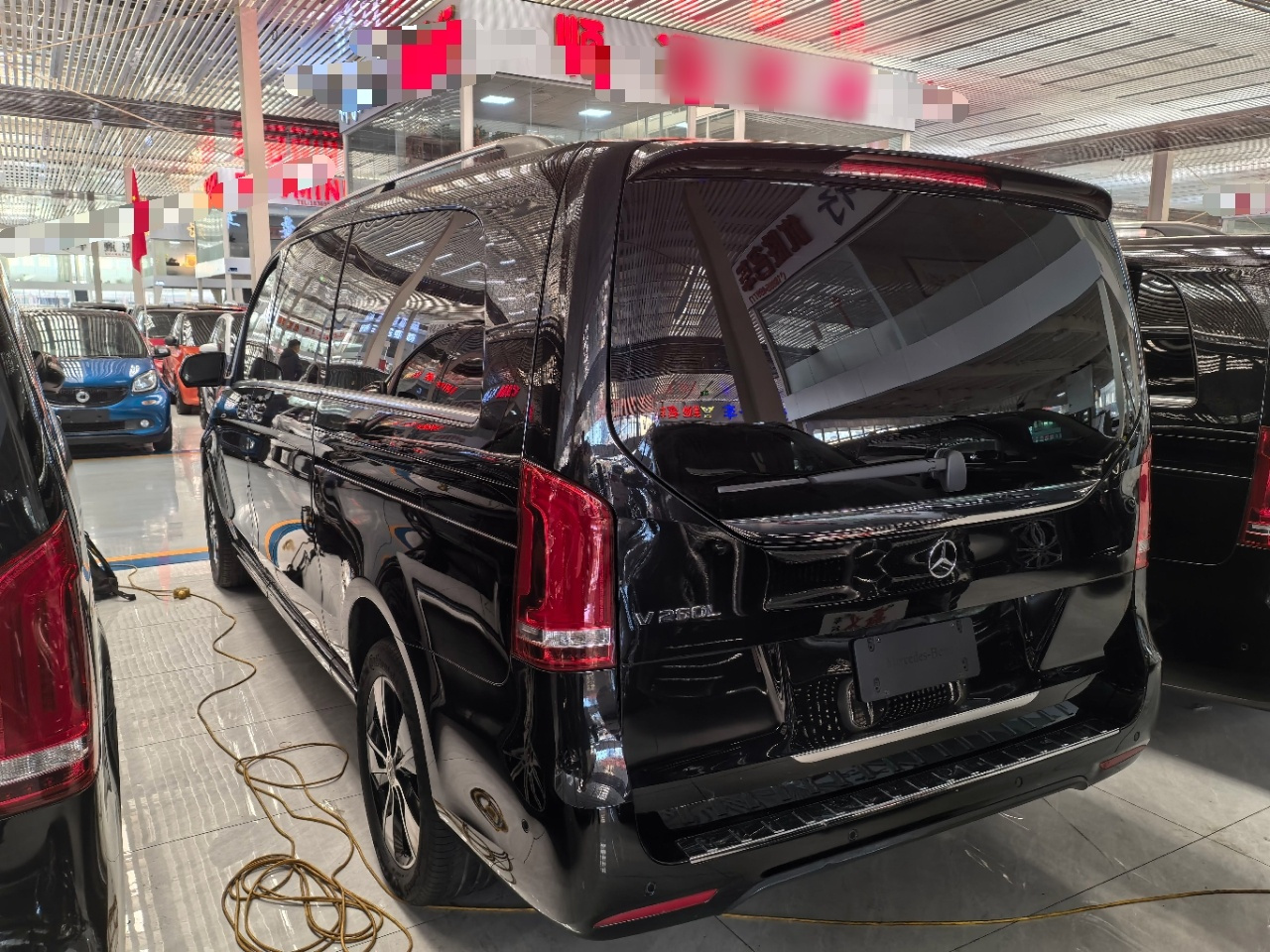 V-Class 2020 V 260 L Long Wheelbase Luxury photo 4