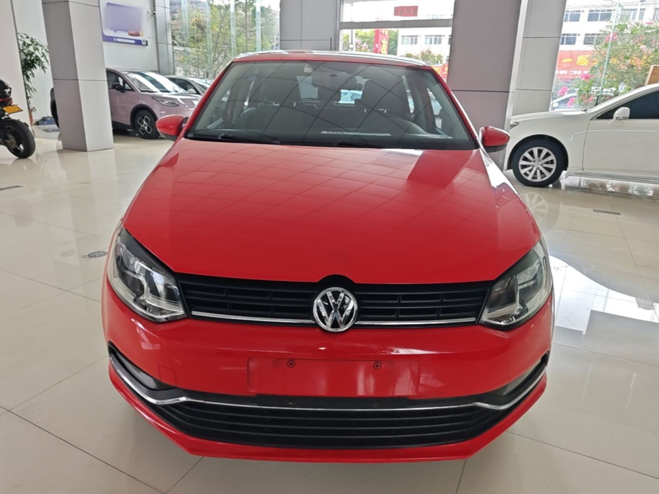 Polo 2016 1.6L AT Comfort photo 2