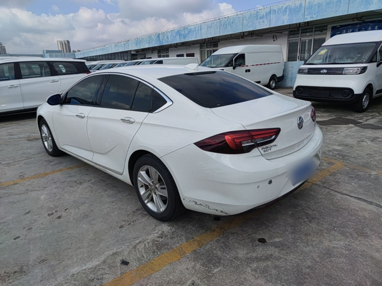 Regal 2019 20T Elite China VI photo 4