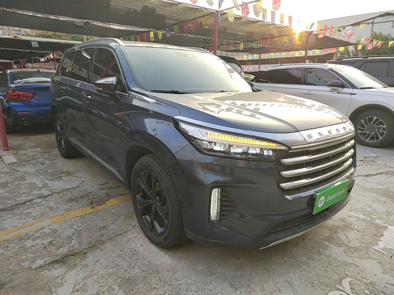 2021 390T AWD Starlight photo 3