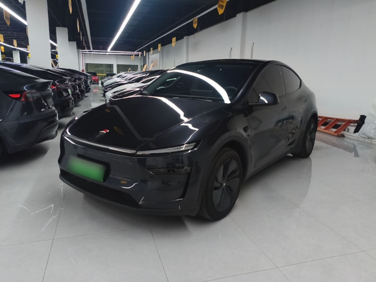 Model Y 2025 RWD Launch Edition