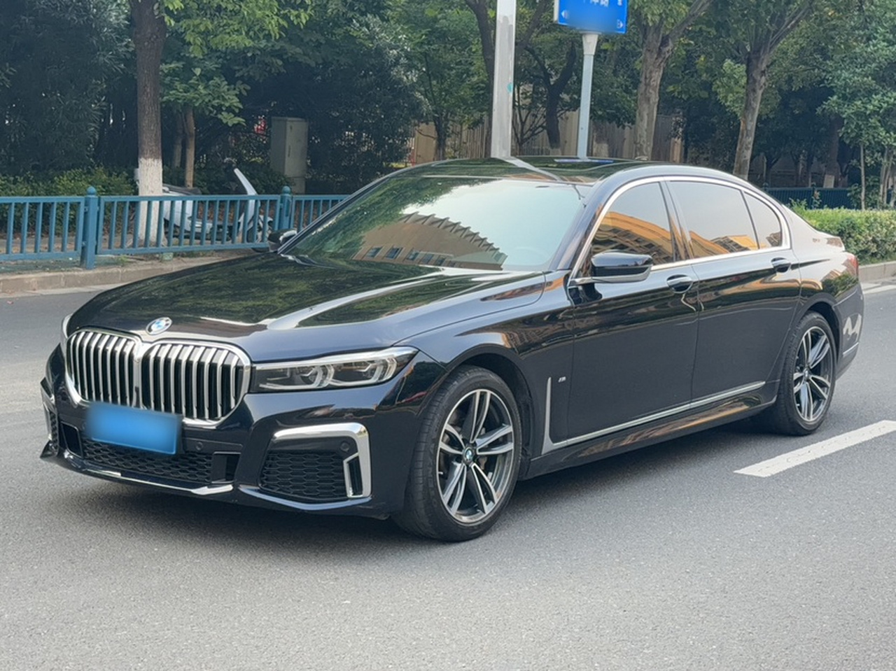 7 Series 2021 730Li M Sport Package