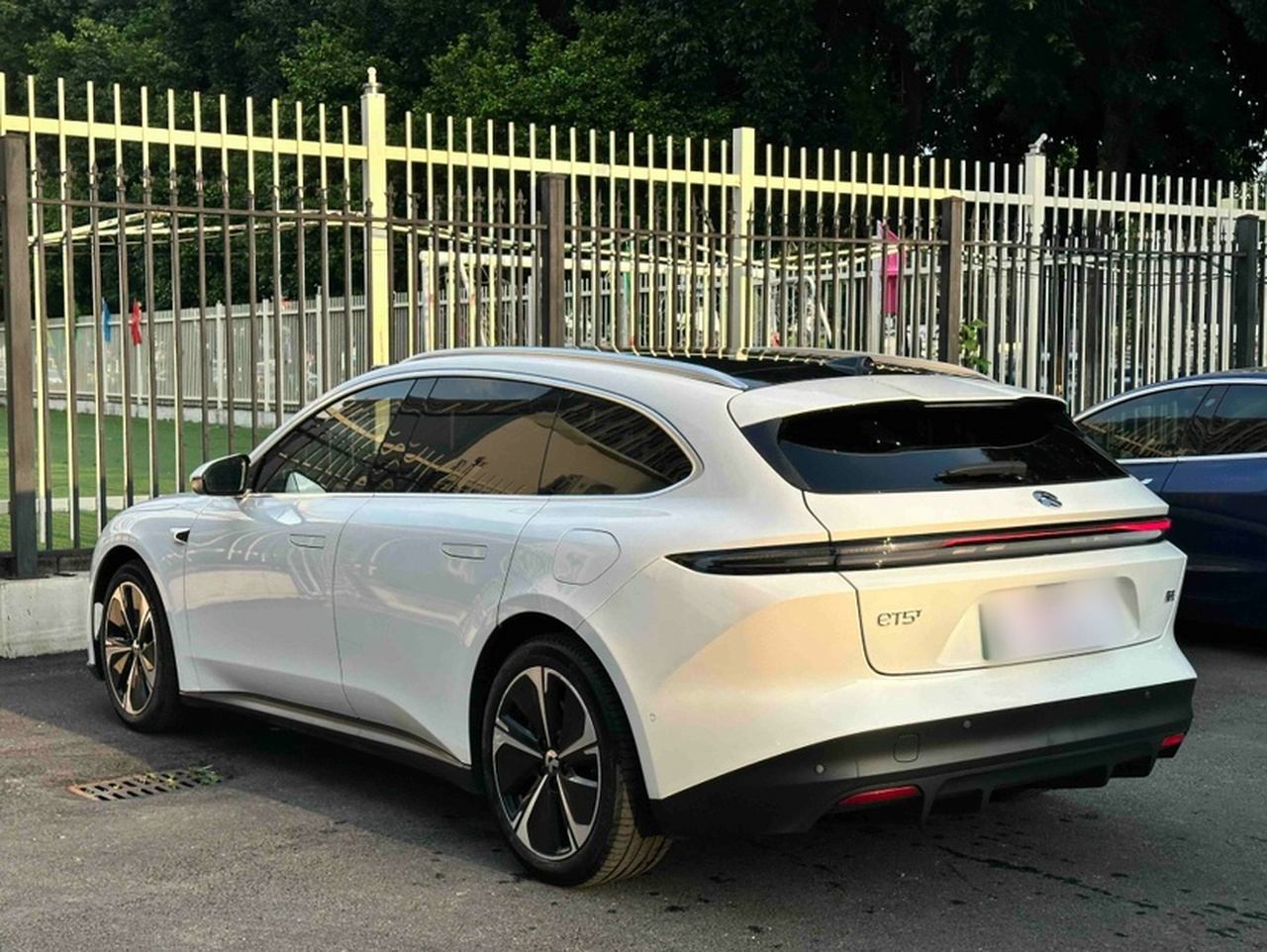 ET5T 2024 75kWh Touring photo 3