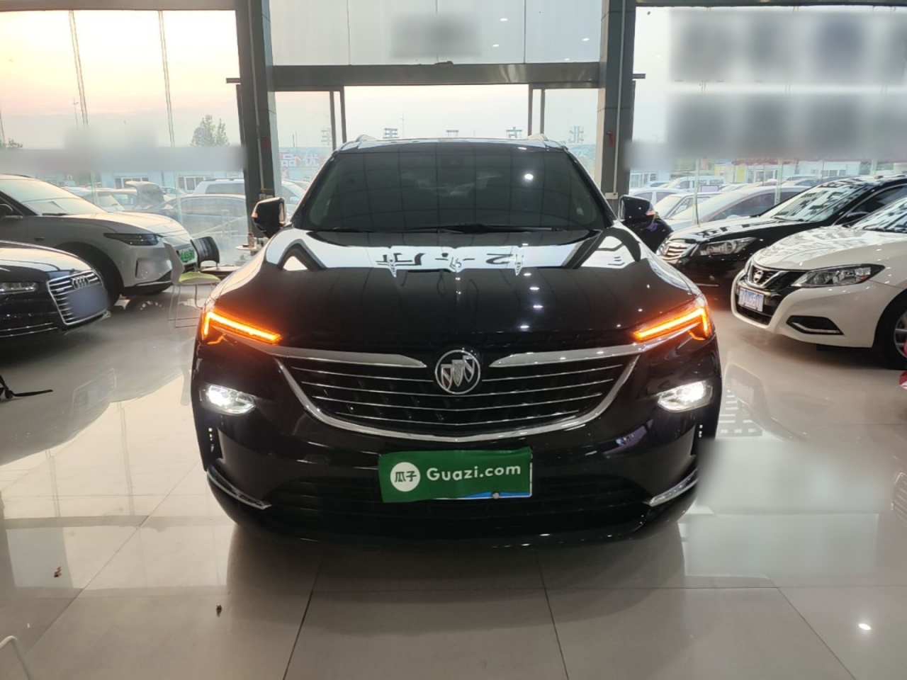 2022 652T AWD Premium 7-Seater photo 2