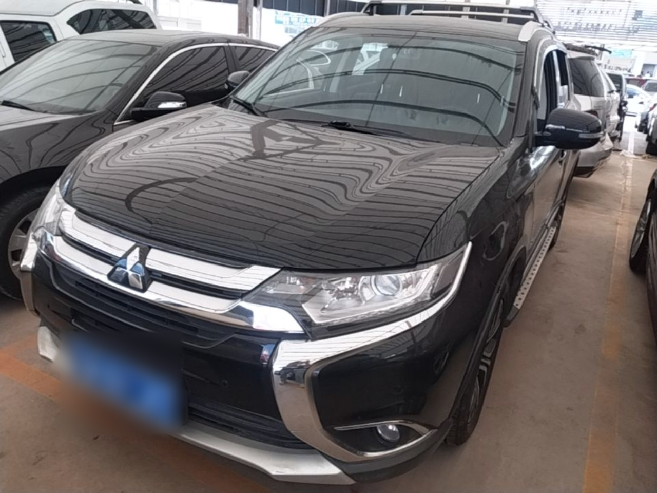 Outlander 2018 2.0L RWD Honor 5-Seater