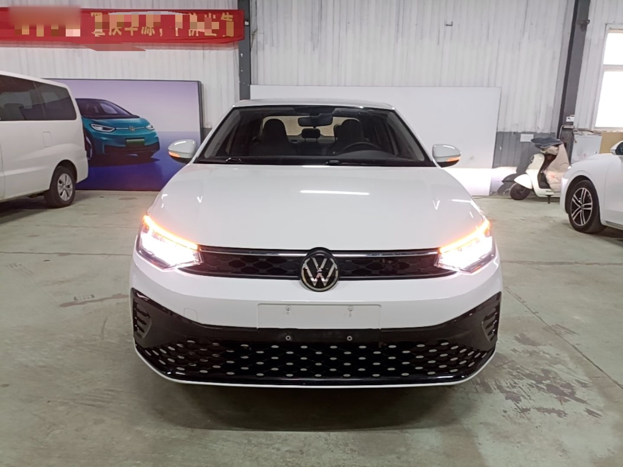 Lavida 2023 1.5L AT photo 2