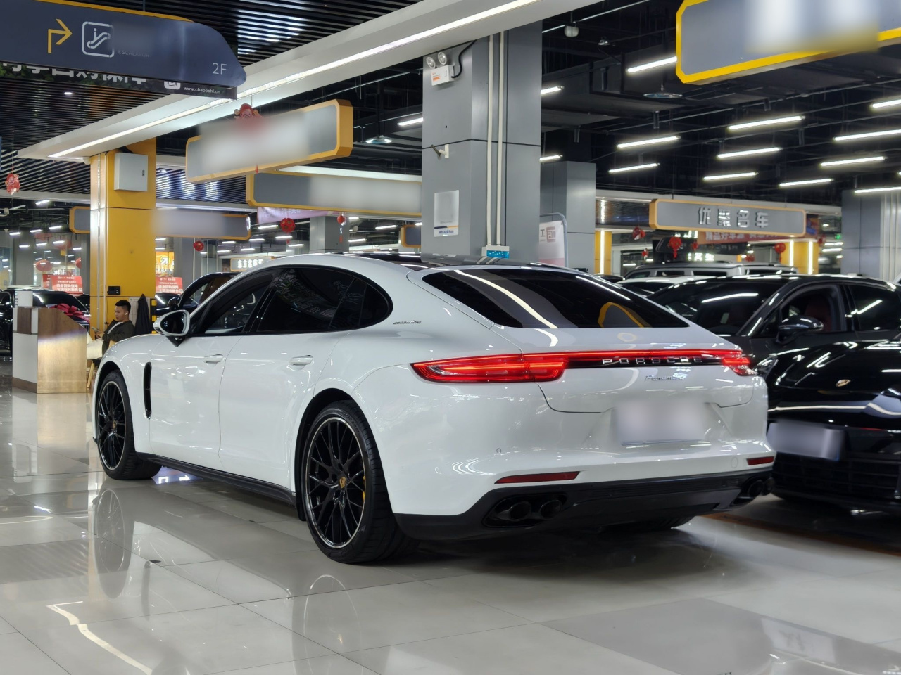 2019 Panamera Executive Extended 2.9T photo 3