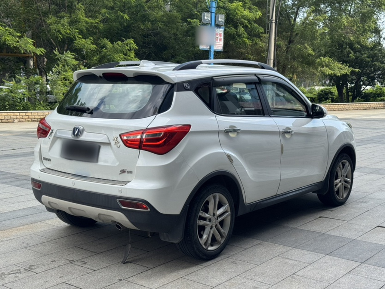 CS35 2017 1.6L MT Luxury photo 4