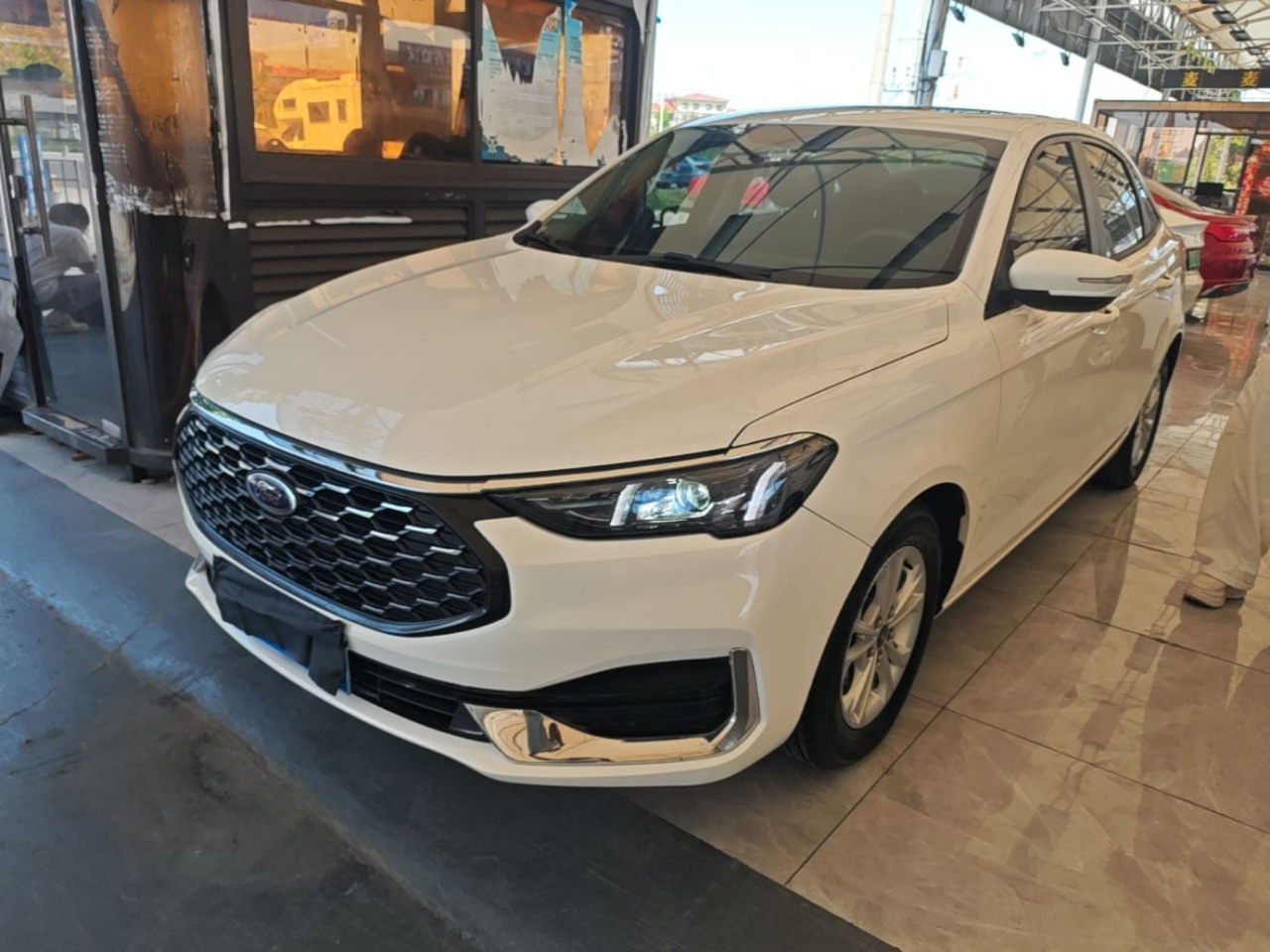 Escort 2021 1.5L AT Platinum