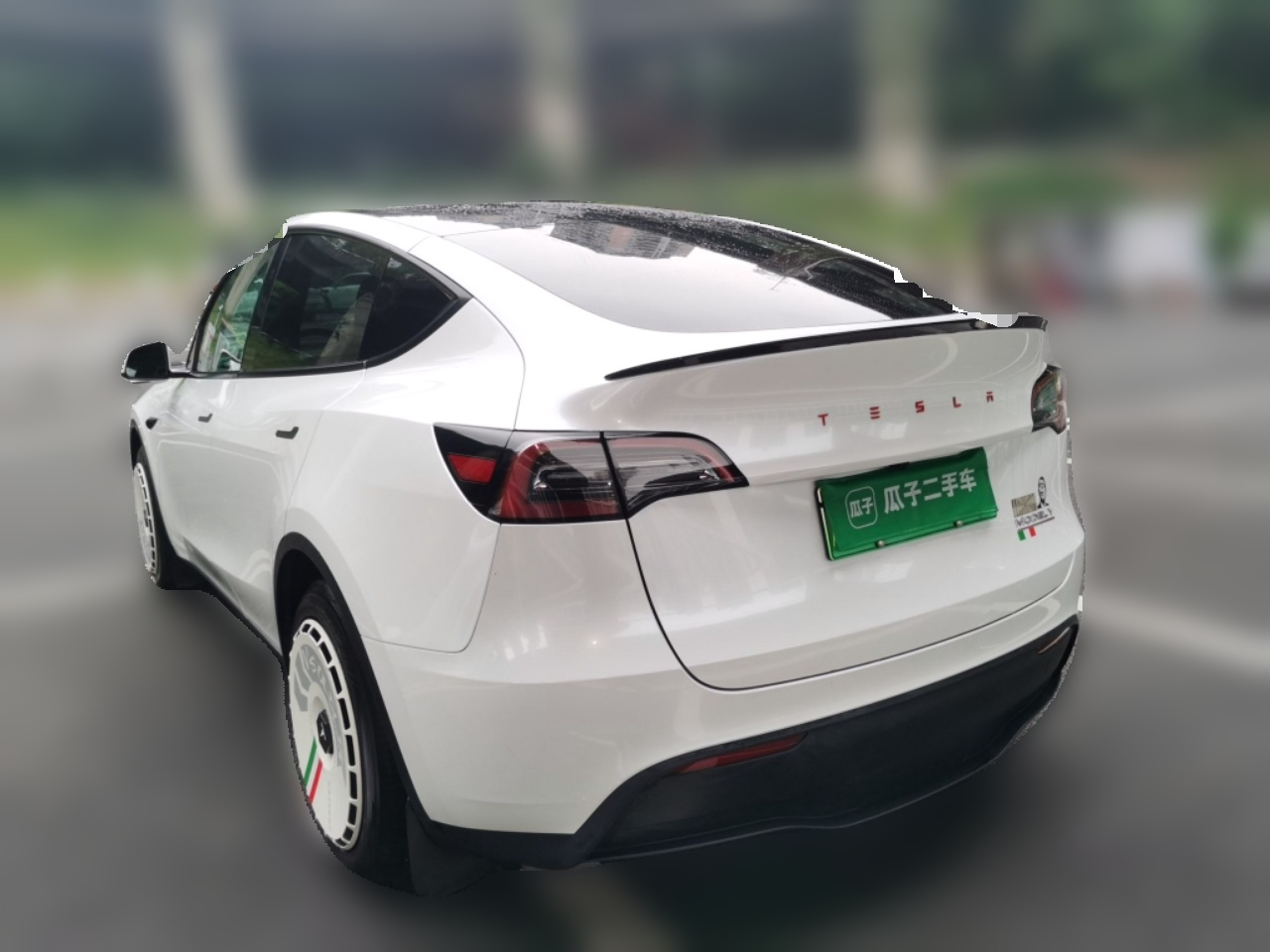 Model Y 2024 RWD photo 4