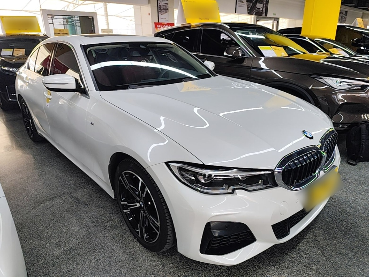 3 Series 2022 325i M Sport Package photo 3