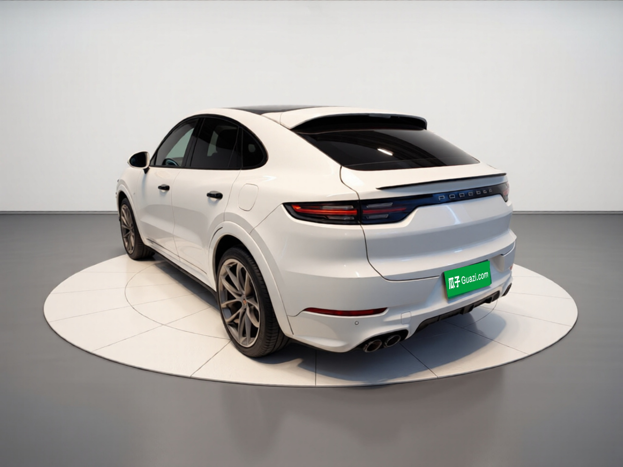 2019 Cayenne Coupé 3.0T photo 4