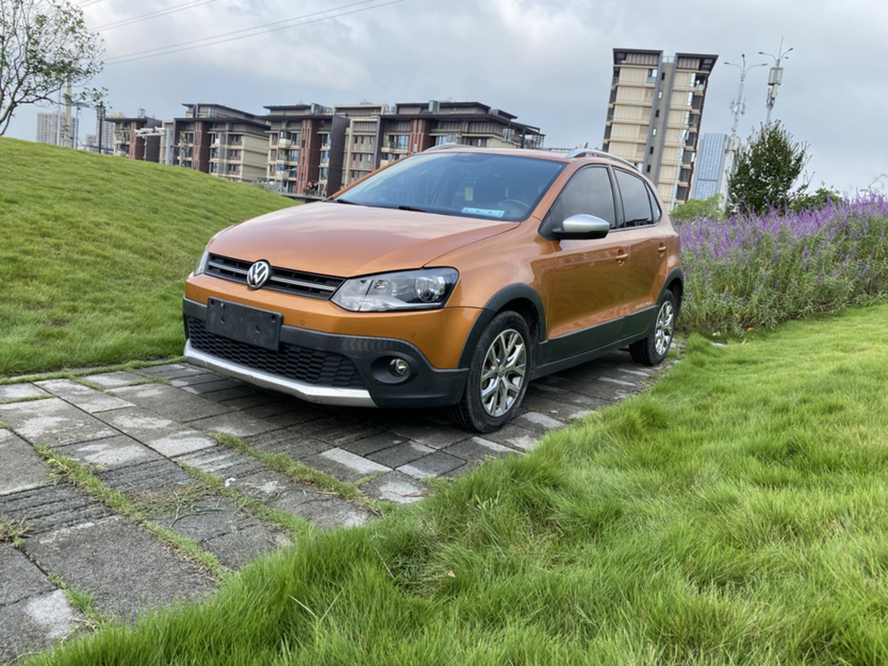 2014 1.6L Cross Polo AT