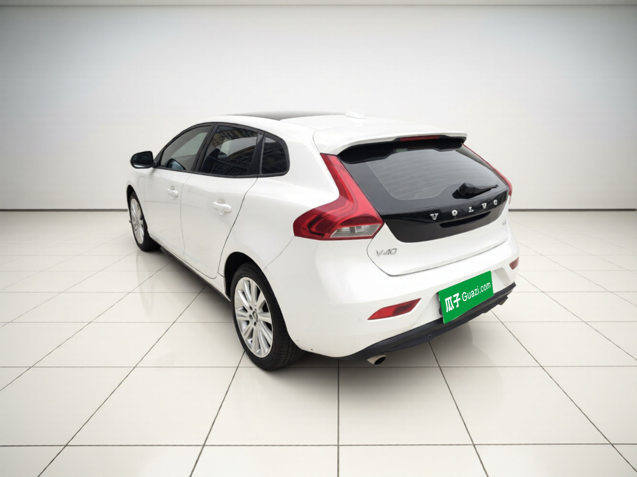 V40 2015 1.6T photo 4