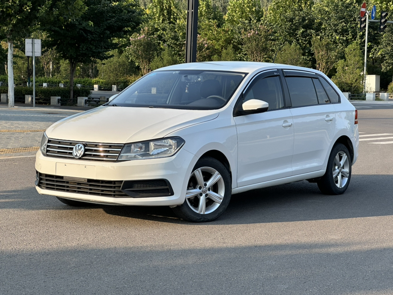 Santana 2015 1.6L AT