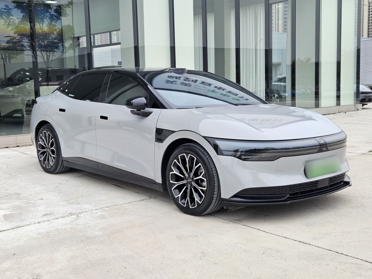 007 2025 RWD ADAS 75kWh photo 3