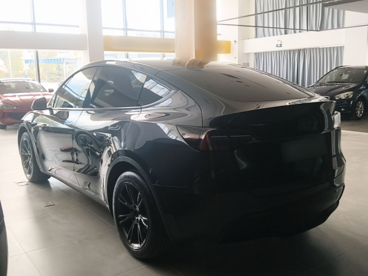 Model Y 2024 RWD photo 4