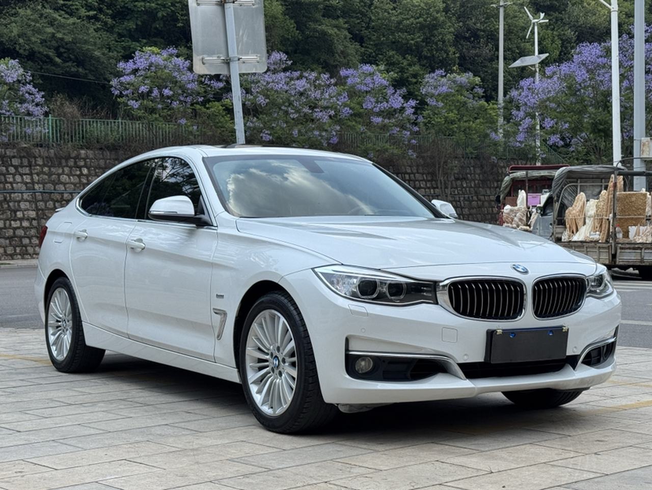 3 SeriesGT 2016 320i Design Package photo 3