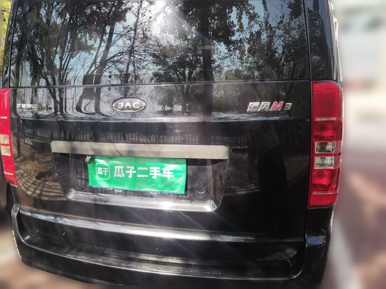Refine M3 2019 1.8L 5-Seater photo 5