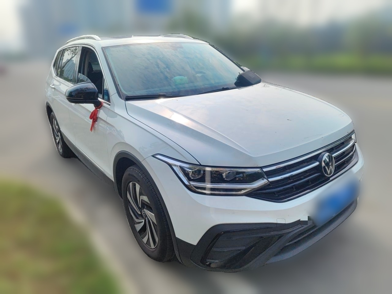 Tiguan L 2025 300TSI AT RWD photo 3