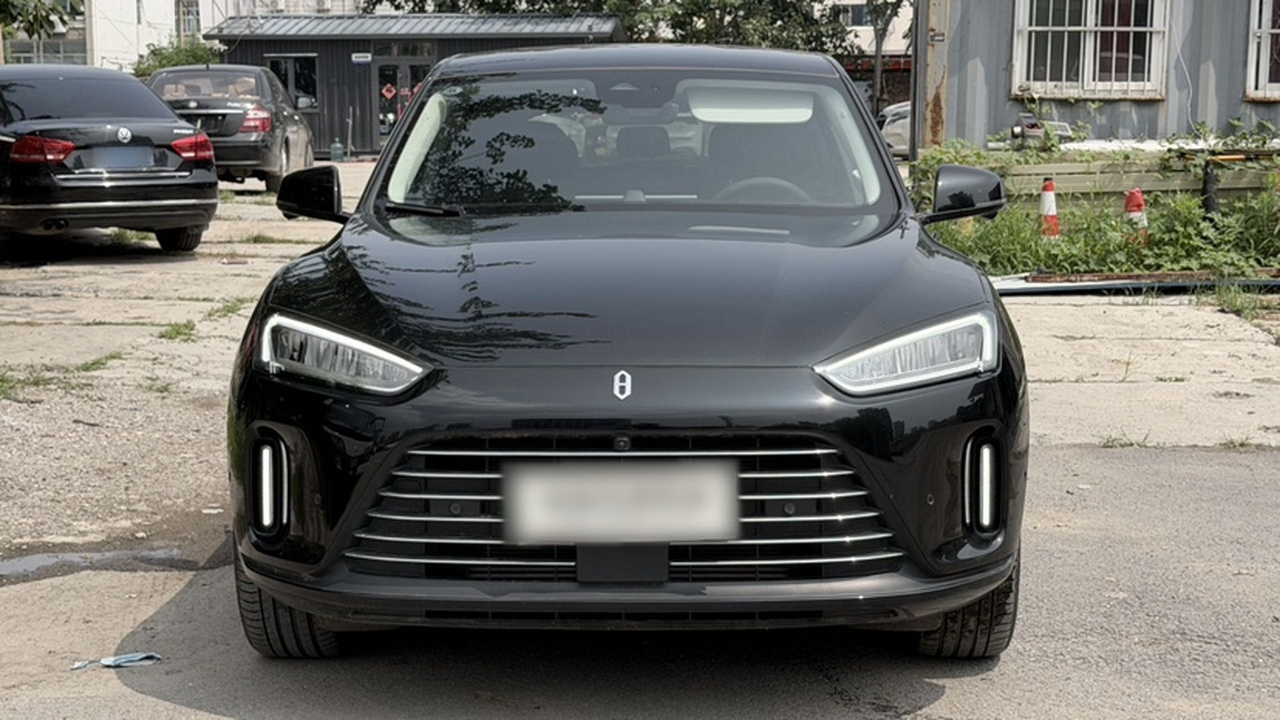 HIMA AITO M5 2022 EREV AWD photo 3