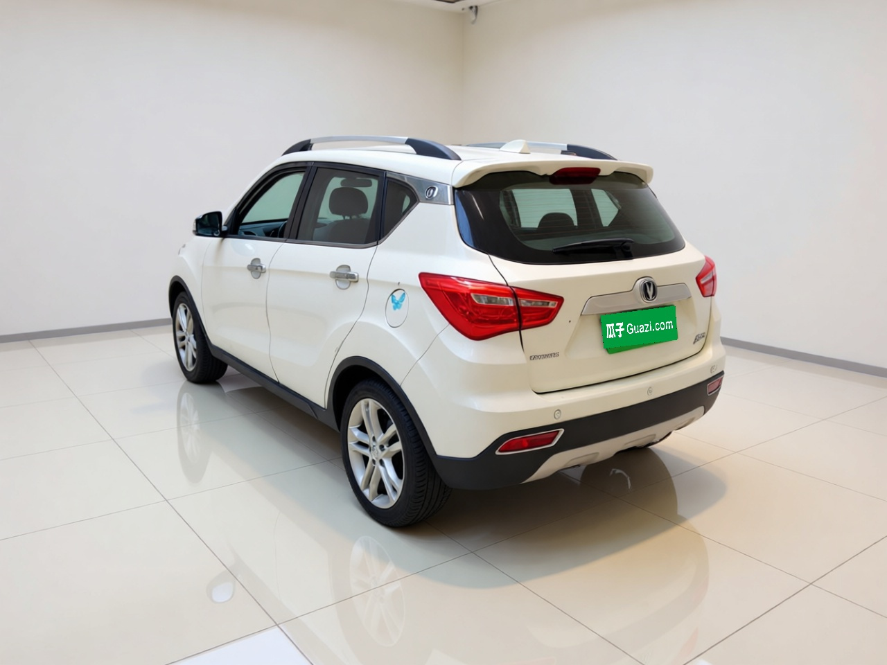 CS35 2017 1.6L AT Luxury photo 4
