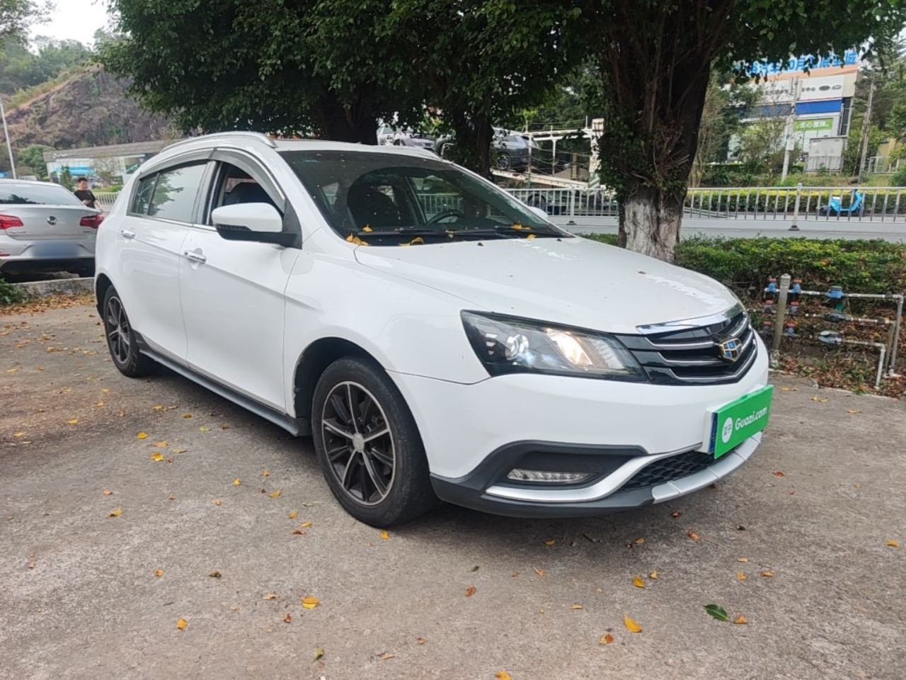 Emgrand 2016 Hatchback RS 1.5L CVT photo 3