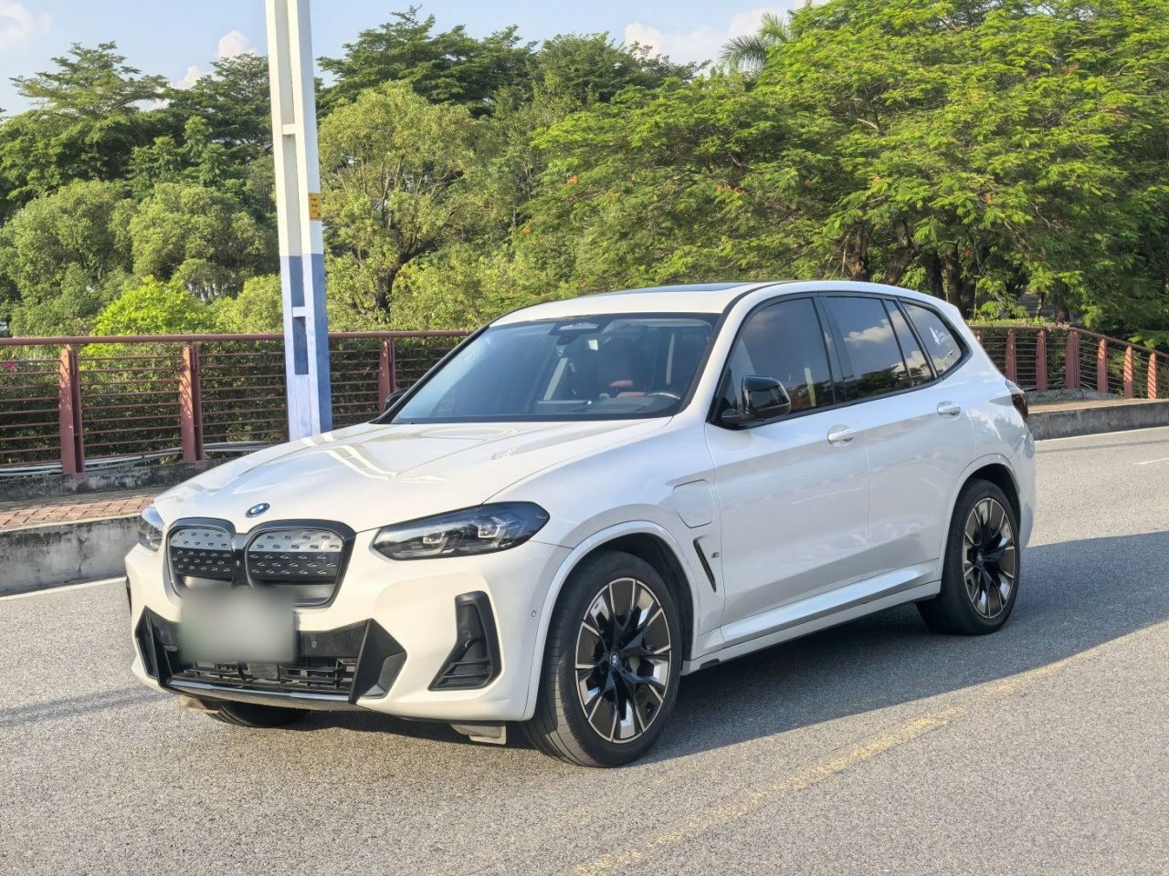 iX3 2022 Facelift