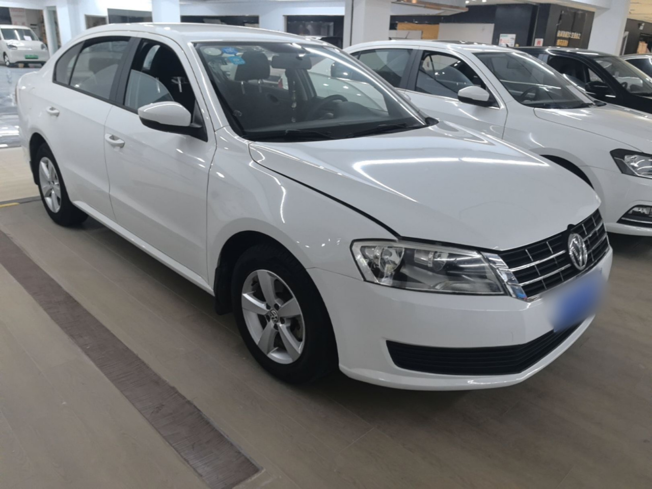 Lavida 2013 Facelift Classic 1.6L AT photo 3