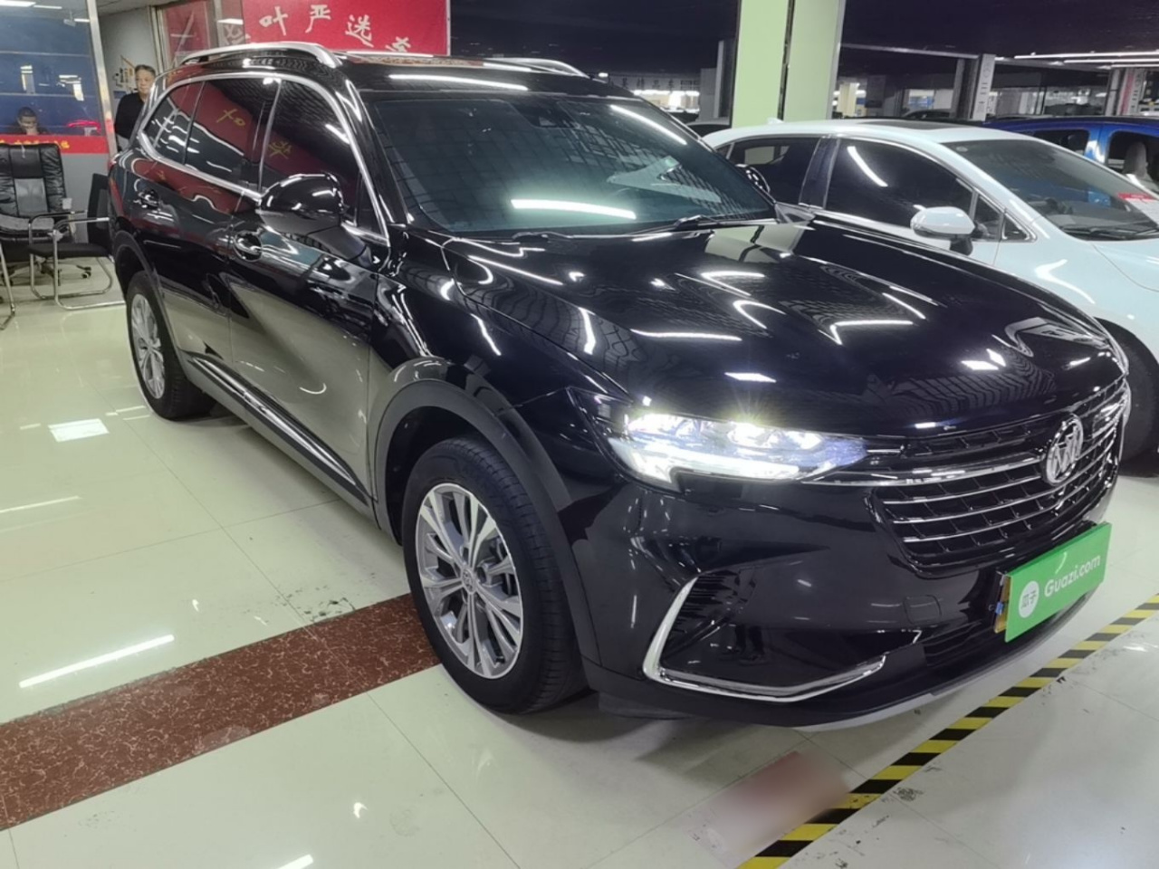 2021 Envision Plus 652T 5-Seater Luxury photo 3