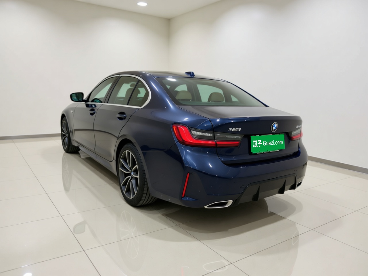 3 Series 2025 325i M Sport Package photo 4